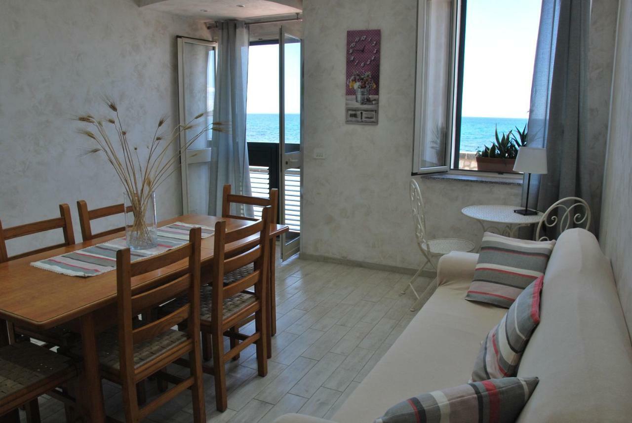 Casa Vacanza Sweet Home Giardini-Naxos Exterior foto
